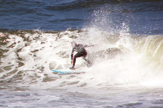 Fluids Team Rider Icky getting slotted on his New Resin8 6'1 pocket rocket